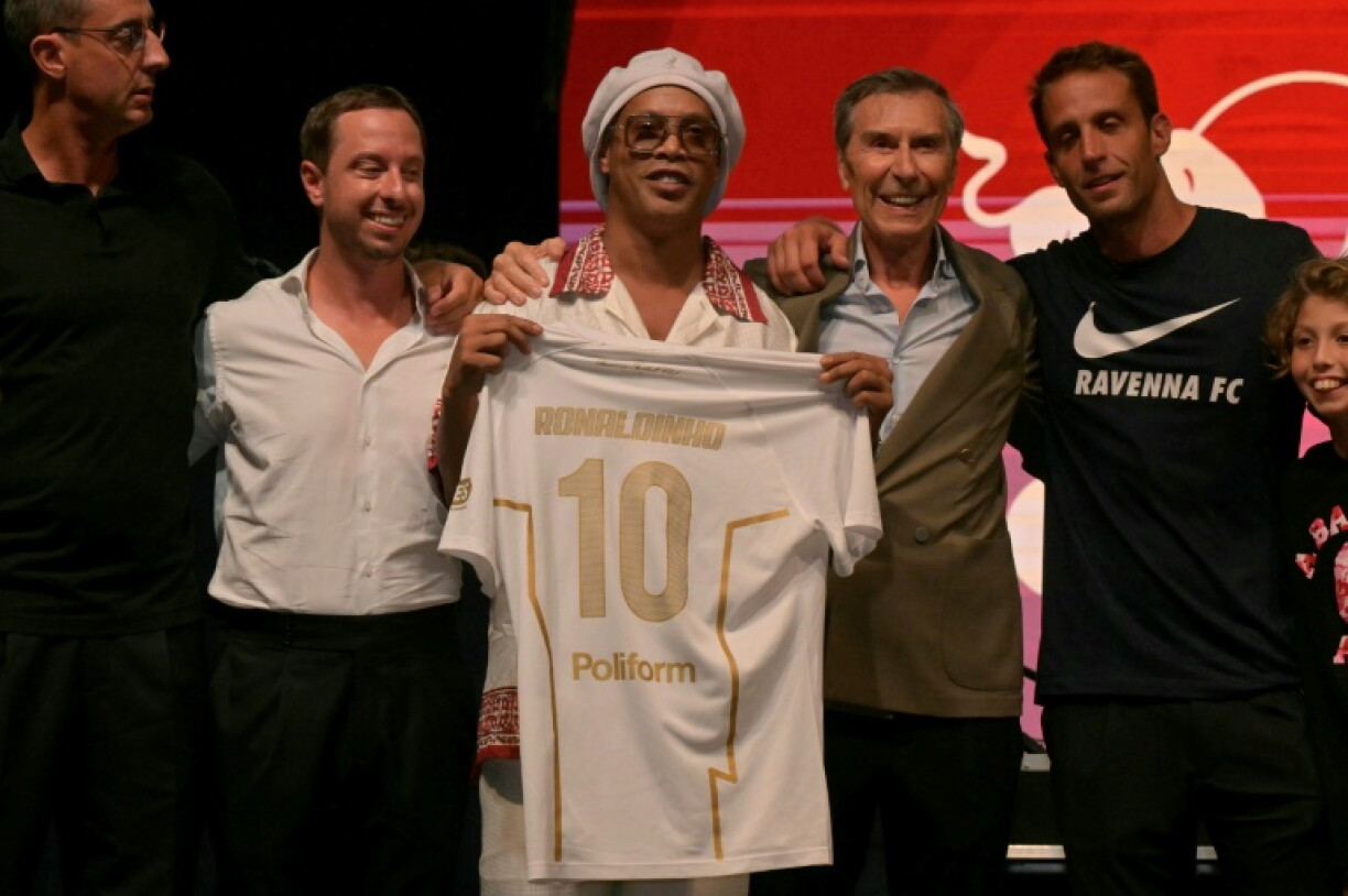 Ronaldinho with a Ravenna jersey in August