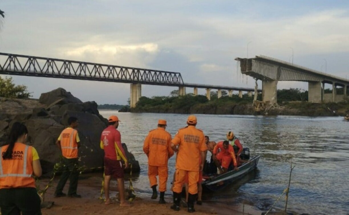 The bridge, connecting Brazil's northeast states of Maranhao and Tocantins, collapsed on Sunday
