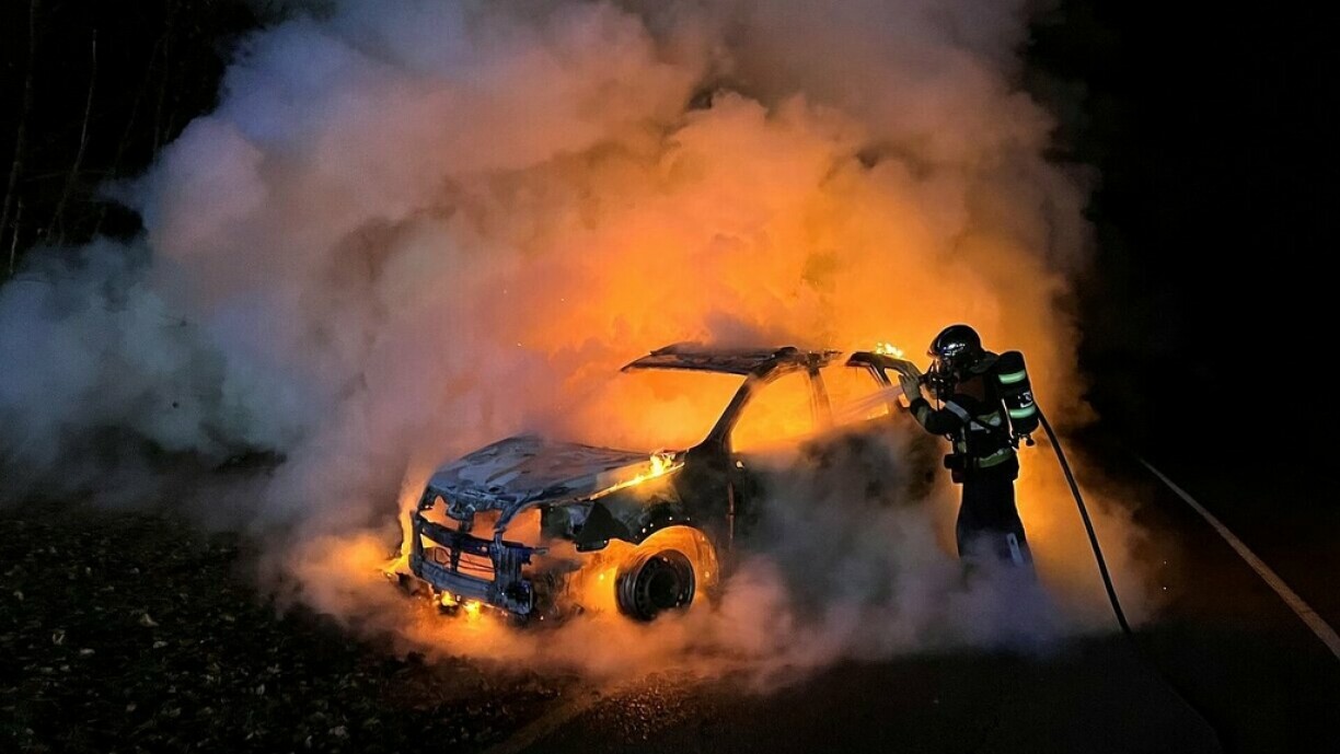 La voiture ravagée par les flammes au Stafelter.