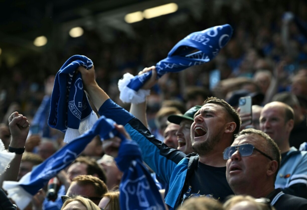 Everton fans celebrated a win in the final game at Goodison Park for the men's team
