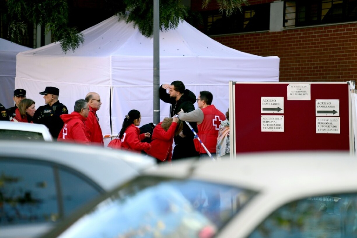 Un centre d'aide d'urgence près du site de la catastrophe ferroviaire d'Adamuz, le 19 janvier 2026