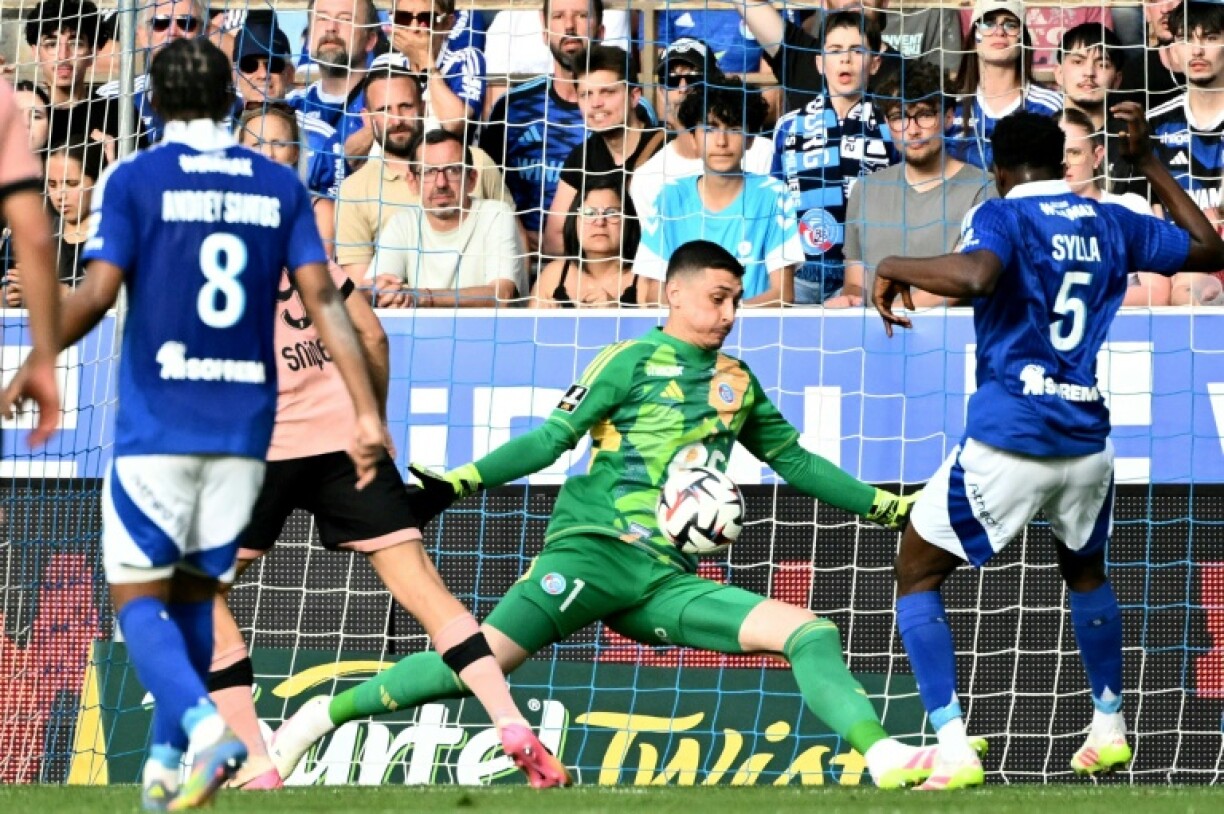 Chelsea goalkeeper Djordje Petrovic has joined Bournemouth