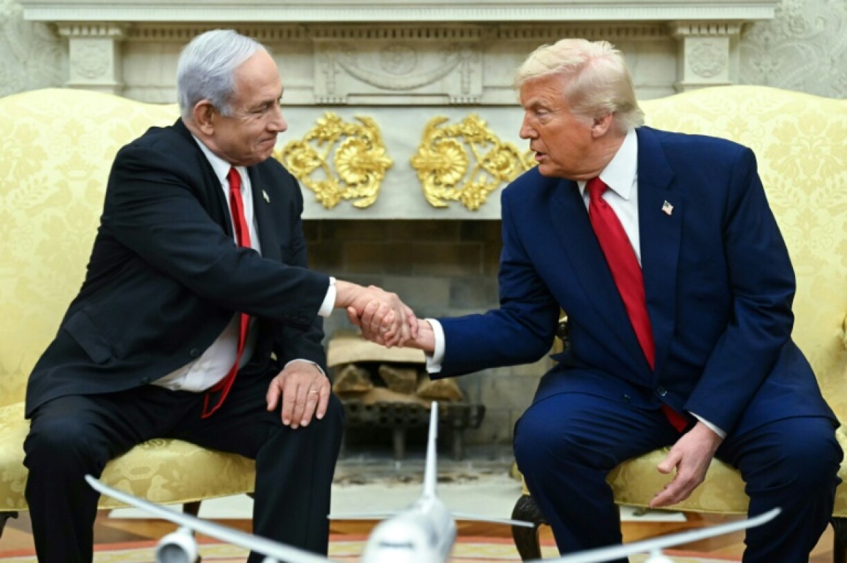 US President Donald Trump (right) made clear that he wanted Israeli Prime Minister Benjamin Netanyahu to prioritize diplomacy with Iran over military action