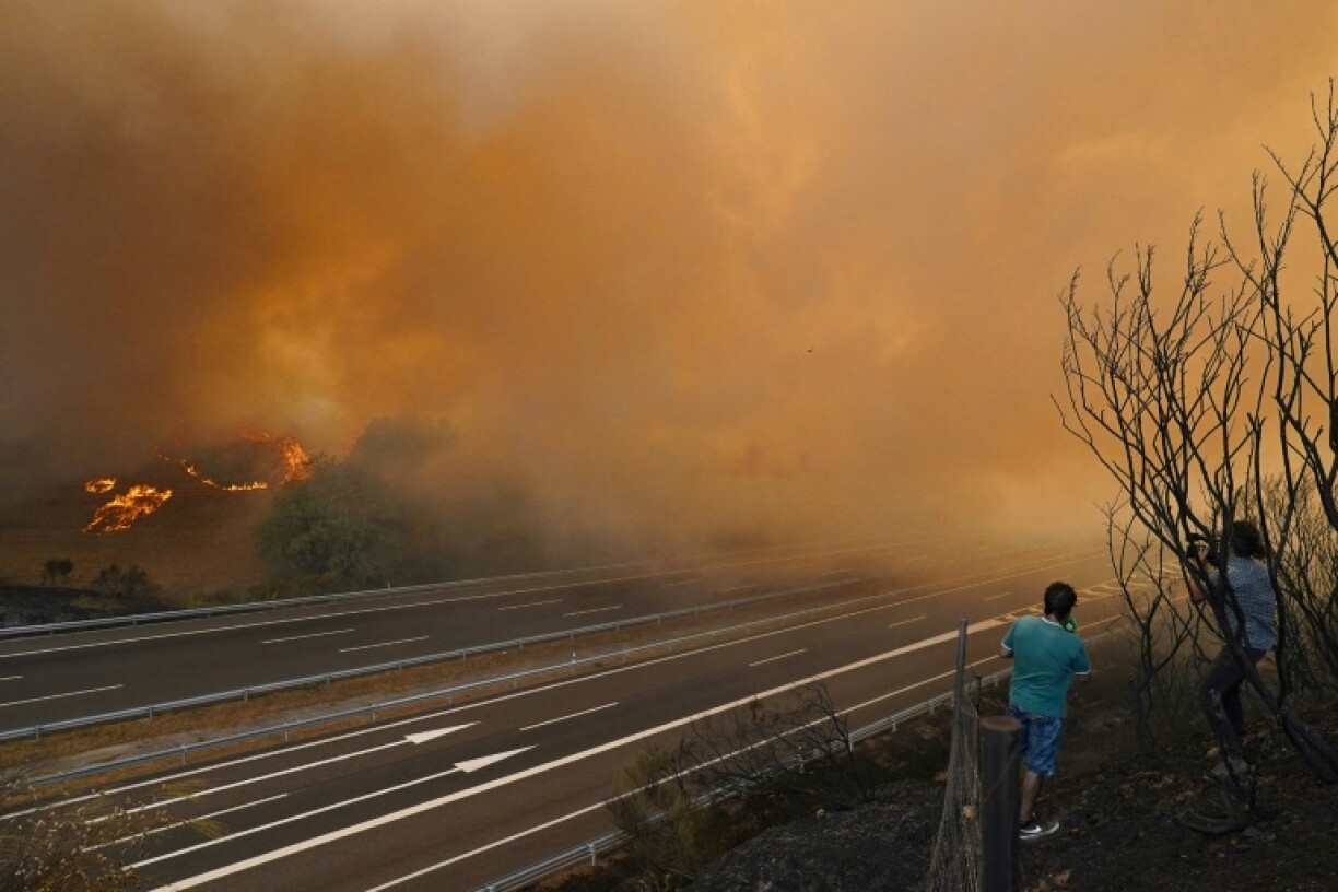 For days now, several thousand firefighters have been battling fires in various parts of the country