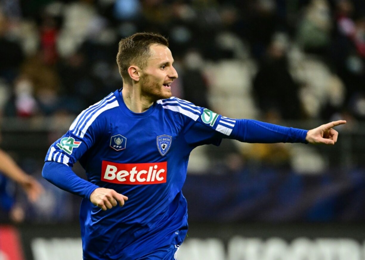 Le milieu de Bastia Sebastien Salles-Lamonge vient d'égaliser contre Reims en 8e de finale de la Coupe de France, le 29 janvier 2022 à Reims