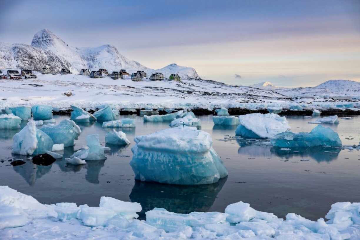 Des blocs de glace au large de Nuuk, au Groenland, le 7 mars 2025