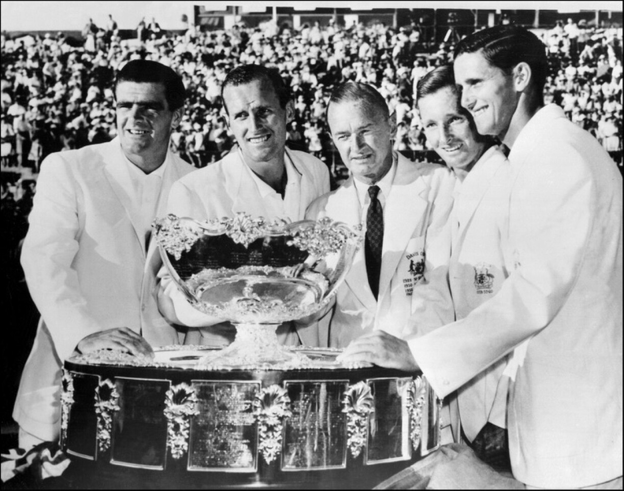 Neale Fraser (2nd left) with the Davis Cup trophy in 1961