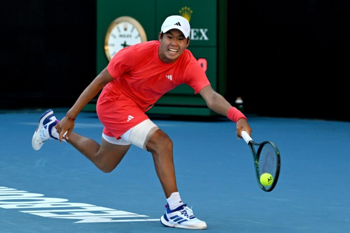 Nineteen-year-old Learner Tien became the youngest man to reach the fourth round since Rafael Nadal in 2005 when he overcame injured Frenchman Corentin Moutet