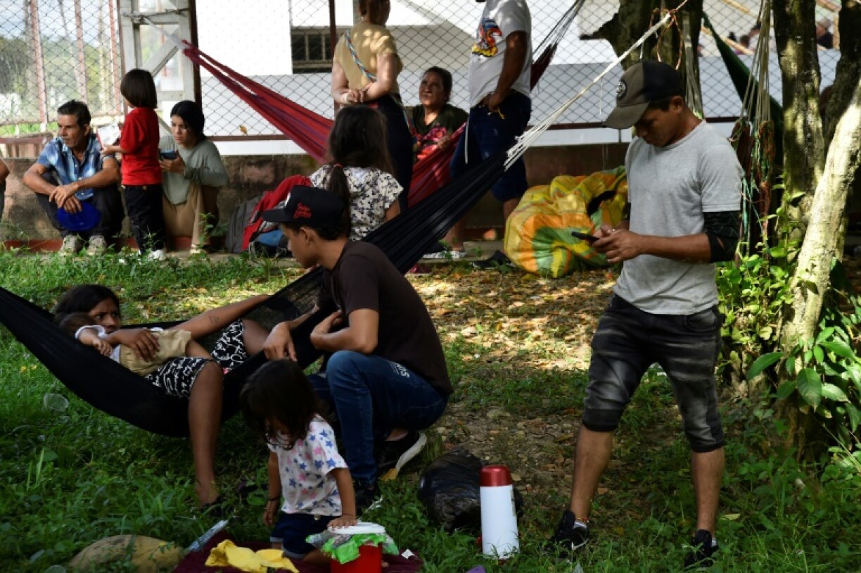 A least 80 people have been killed, some two dozen injured and 5,000 displaced in a fresh outbreak of guerrilla violence in northeast Colombia