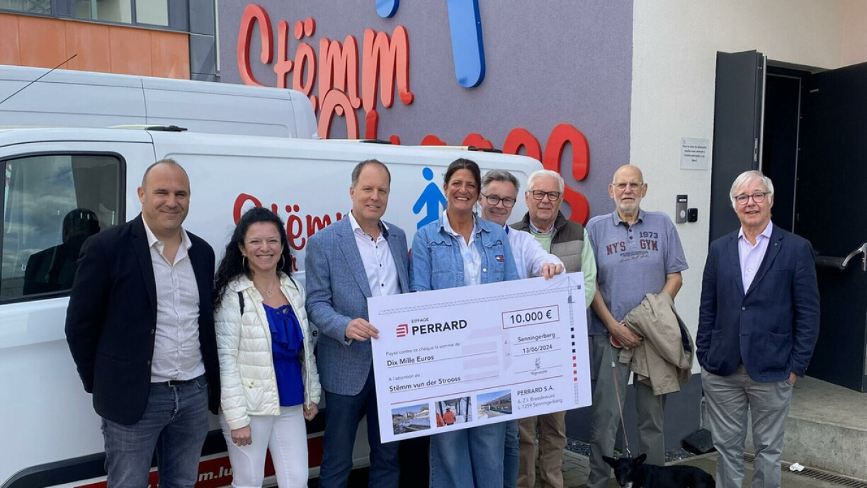 de g à d : Pour Perrard: Olivier Meyer, Enza Da Silva et Alain Pütz, pour la Stemm vun der Strooss: Alexandra Oxacelay, Arnaud Watelet, André Theisen, Marcel Detaille, Jean-Jacques Rauchs