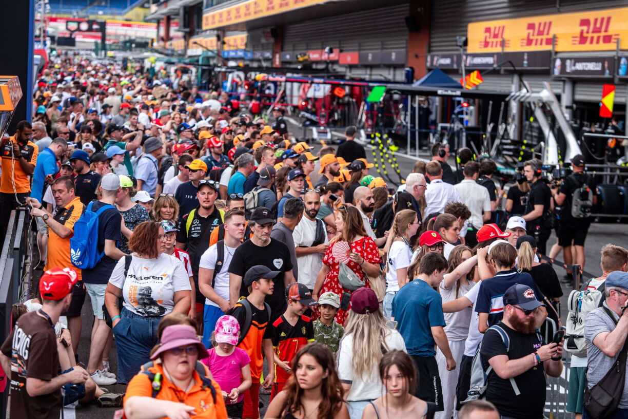 Schonn um Donneschdeg hu sech vill Fans an der Boxegaass vu Spa gedréckt.