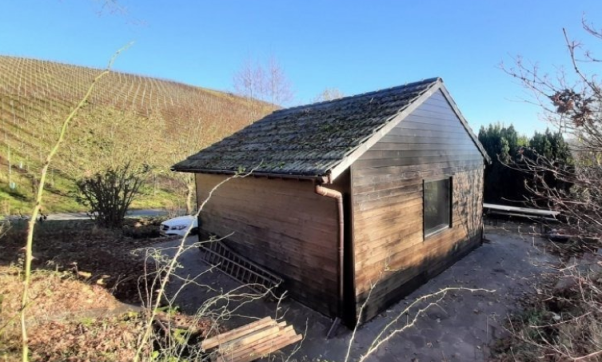 Le luxe à la luxembourgeoise, c'est aussi ça: s'acheter une cabane de 30m2 pour le prix d'une villa chez nos voisins.