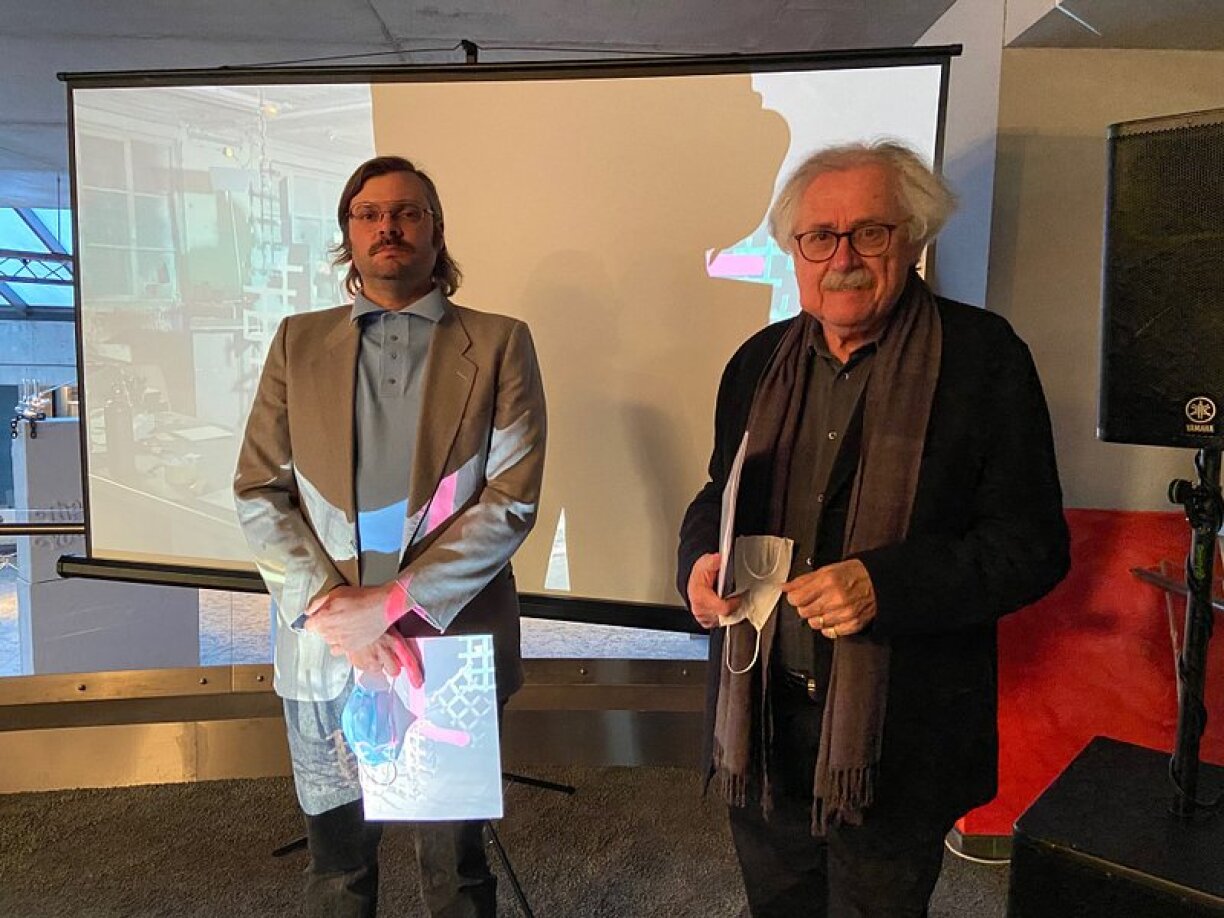 De Kënschtler Eric Schumacher an de President vun der Section Arts et lettres vum Institut grand-ducal Lucien Kayser