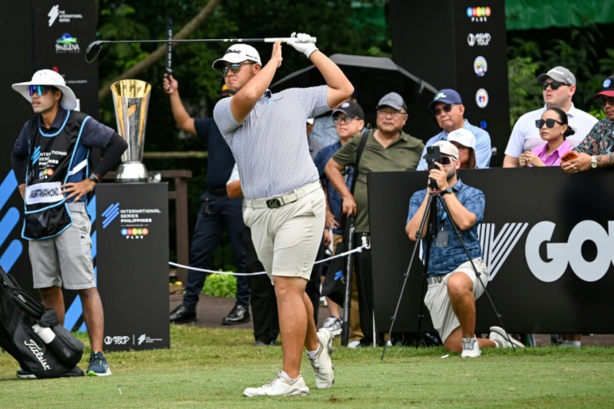 China's Sampson Zheng had the round of the day, 62, to get into share of the lead