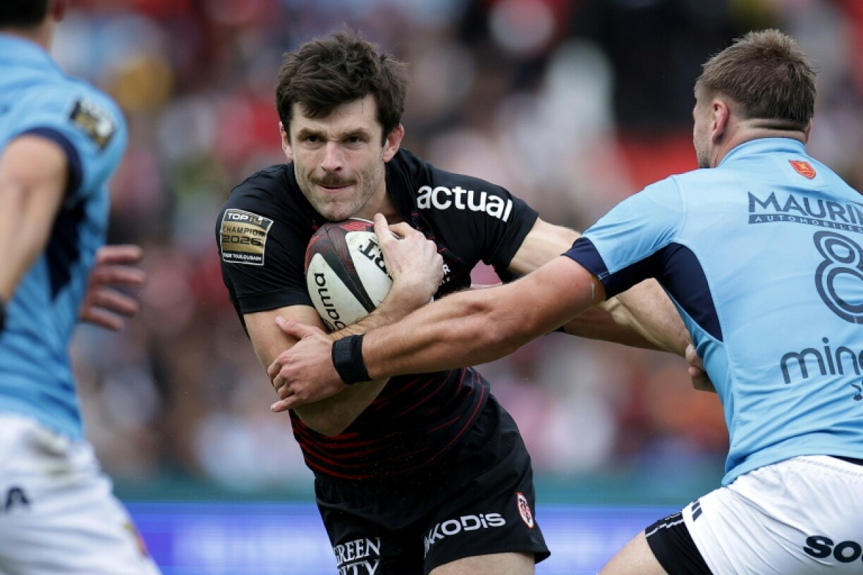Scotland's Blair Kinghorn (C) has spent the past three years with French champions Toulouse