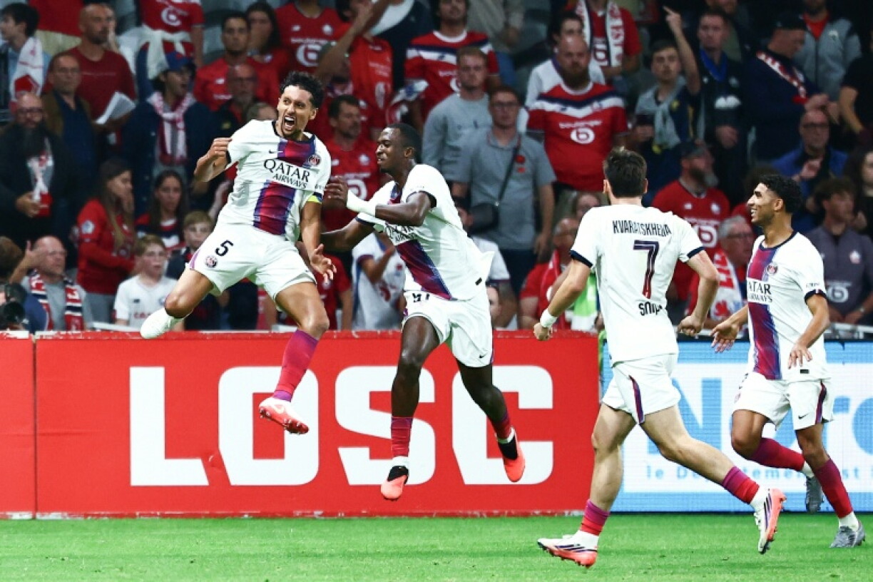 La joie de Marquinhos et des joueurs du PSG après leur égalisation contre Lille lors de la deuxième journée de Ligue 1 au stade Pierre-Mauroy (Villeneuve-d'Ascq) le 28 août 2026
