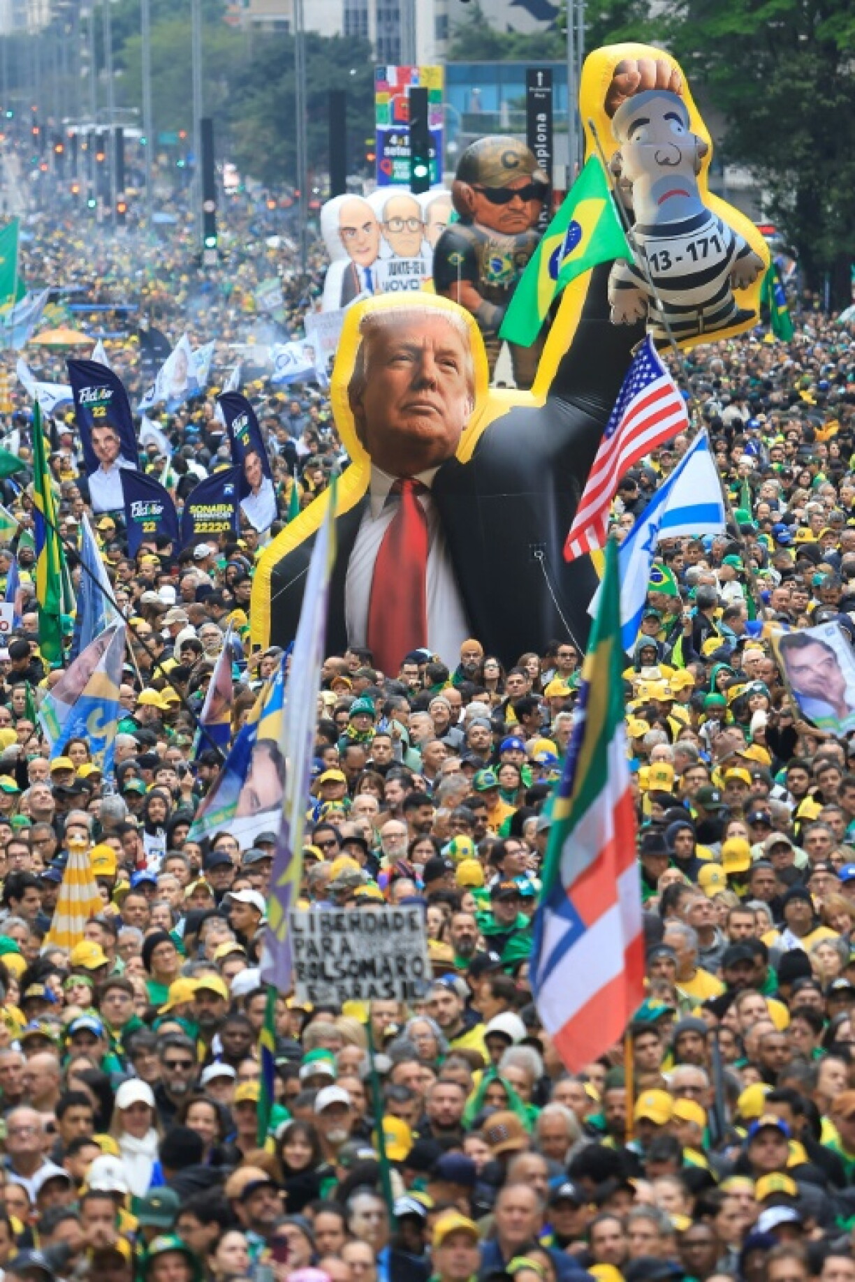 Flavio Bolsonaro's rallies have featured massive American flags and images of US President Donald Trump