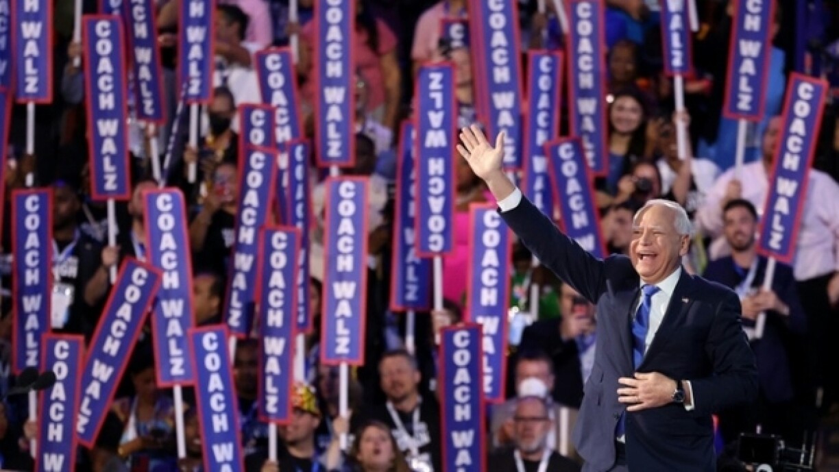 Le gouverneur du Minnesota et colistier de Kamala Harris, Tim Walz à la convention démocrate à Chicago, Illinois, le 21 août 2024