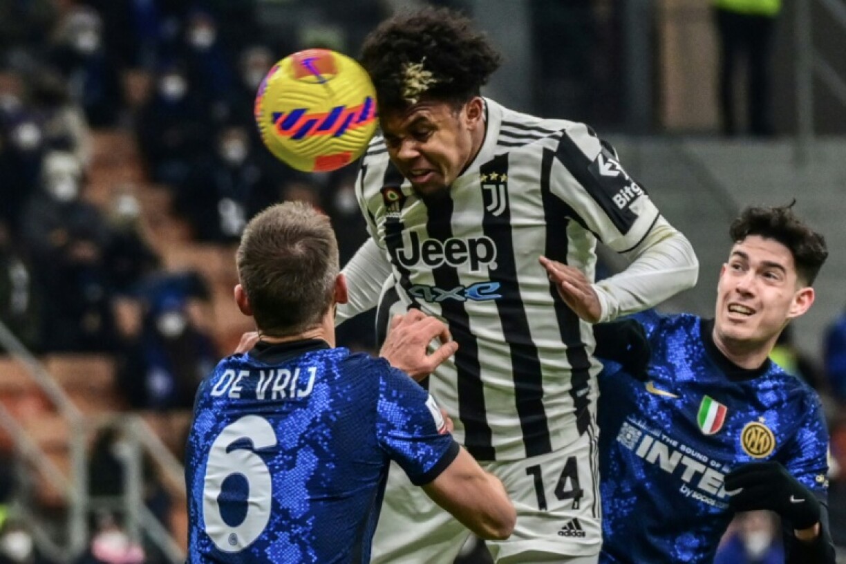 Le milieu de terrain américain de la Juventus Turin, Weston McKennie, ouvre le score face à l'Inter Milan, lors de la finale de la Supercoupe d'Italie, le 12 janvier 2022 au Stade San Siro à Milan