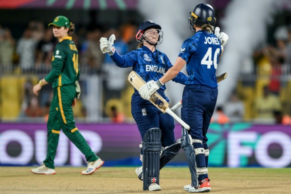 England openers Tammy Beaumont (L) and Amy Jones knocked off a meagre target of 70 against South Africa