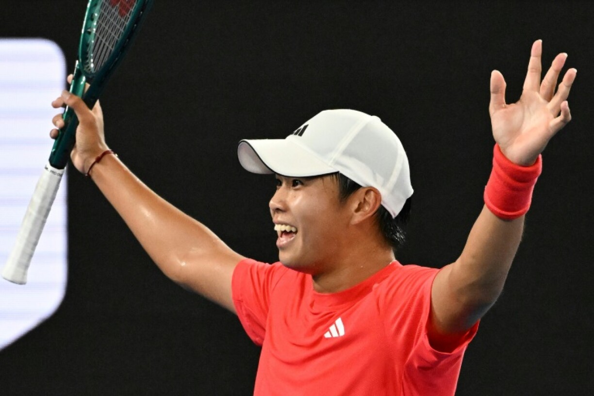 USA's Learner Tien celebrates victory against Russia's Daniil Medvedev