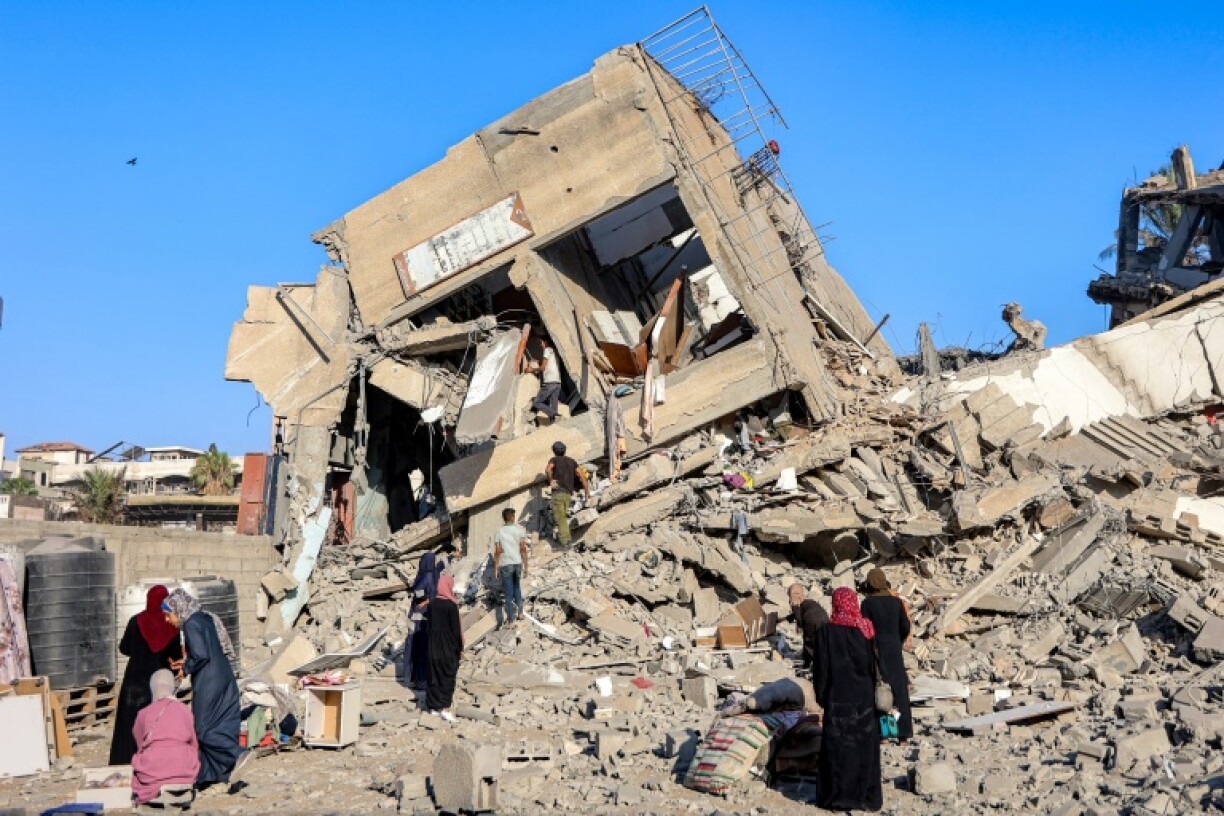 Israel has stepped up its bombardment of Gaza City as it gears up to conquer the urban centre