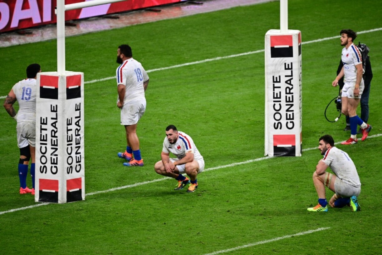 Les joueurs du XV de France battus par l'Ecosse au tournoi des Six Nations à Saint-Denis, le 26 mars 2021