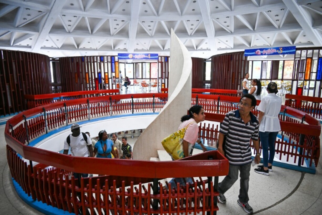 The Coppelia ice cream parlor covers an entire city block