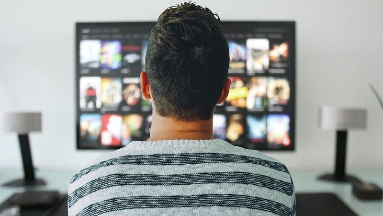 https://pixabay.com/photos/tv-man-watching-room-office-3774381/