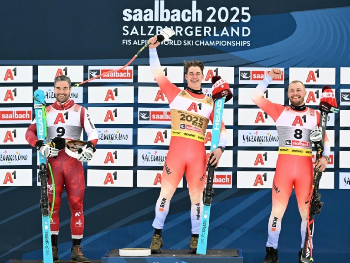 (LtoR) Austria's Vincent Kriechmayr, Switzerland's Franjo von Allmen and Switzerland's Alexis Monney