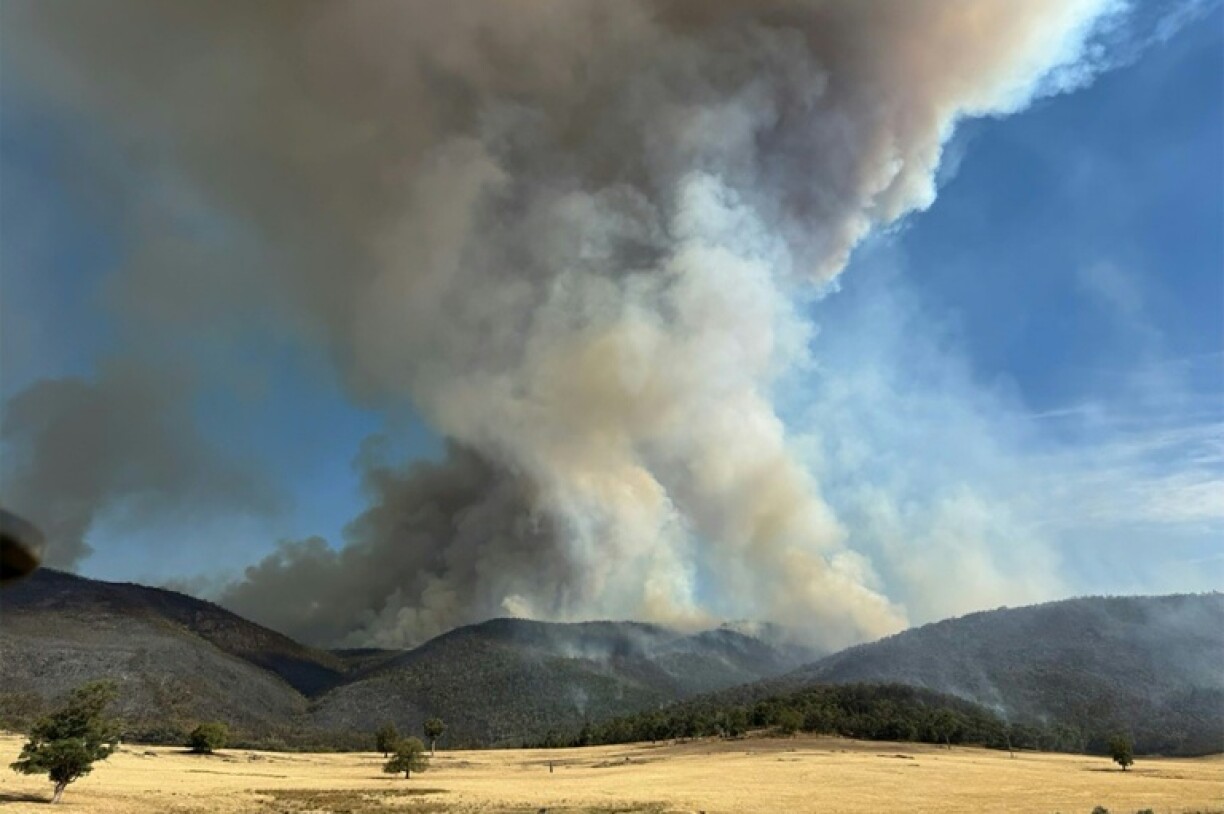 Feu de forêt dans près du mont Lawson, dans l'Etat australien de Victoria, le 6 janvier 2026