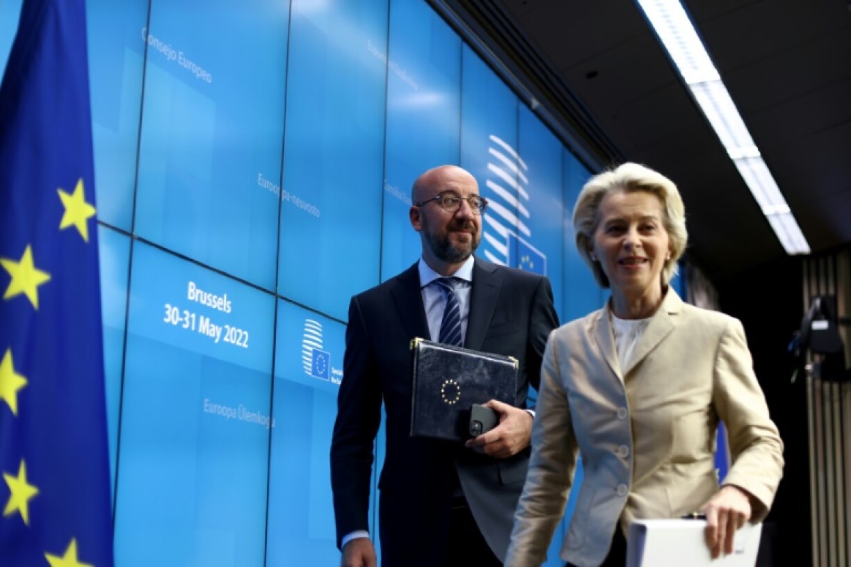Le président du Conseil européen Charles Michel et la présidente de la Commission européenne Ursula von der Leyen, à Bruxelles le 31 mai 2022
