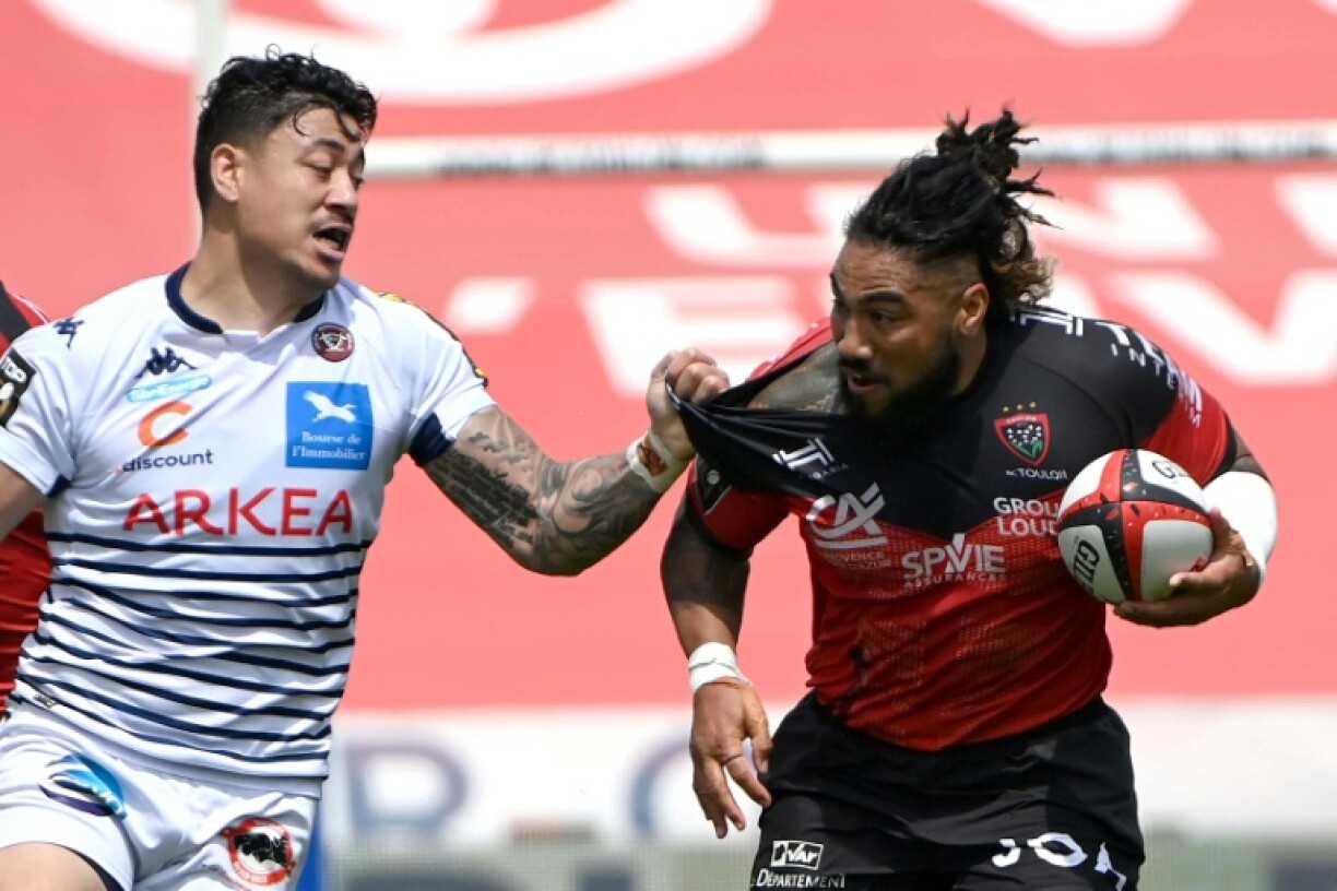 Ma'a Nonu (R) has already had two stints with Toulon in the Top 14, most recently in 2020-21