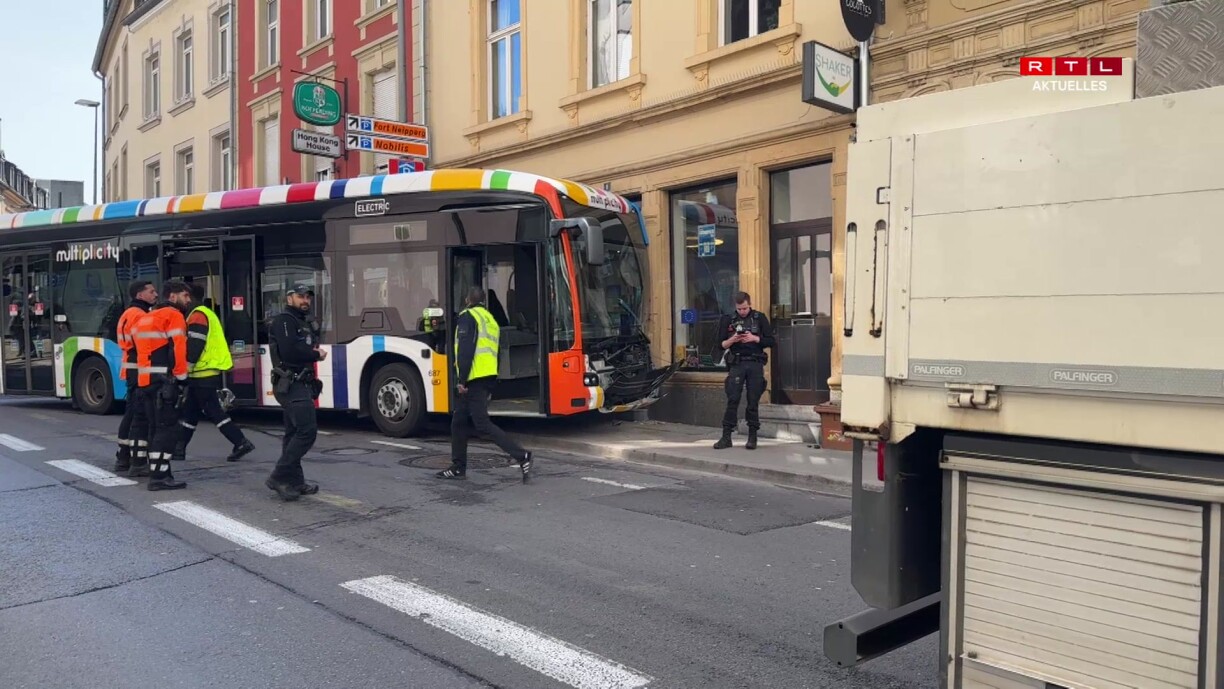De Bus kuerz nom Accident.