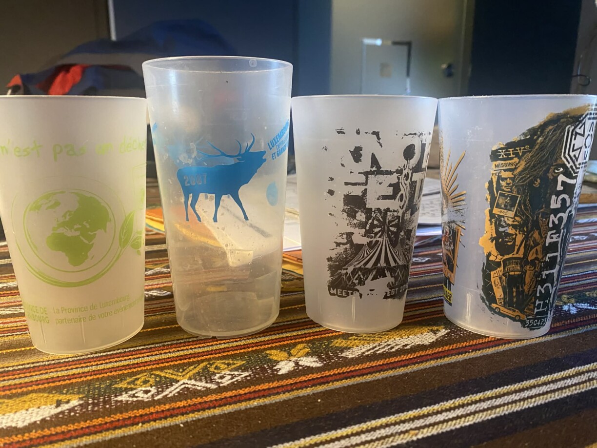 Les gobelets réutilisables ne semblent déjà plus la panacée. Bientôt un retour des jetables?