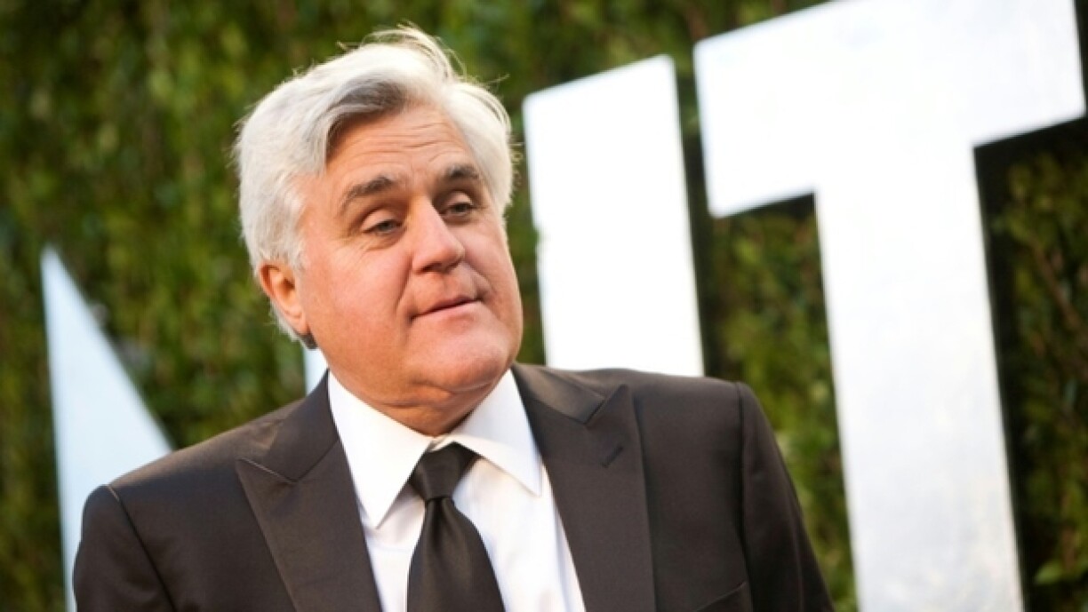 Le comédien américain Jay Leno a été transporté dans un hôpital de Los Angeles pour y être soigné après avoir subi des brûlures au deuxième degré et peut-être au troisième degré lorsqu’un de ses véhicules a pris feu
