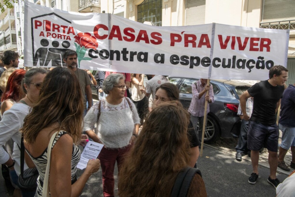 Une manifestation organisée au Portugal en juillet 2023 contre la politique de logement.