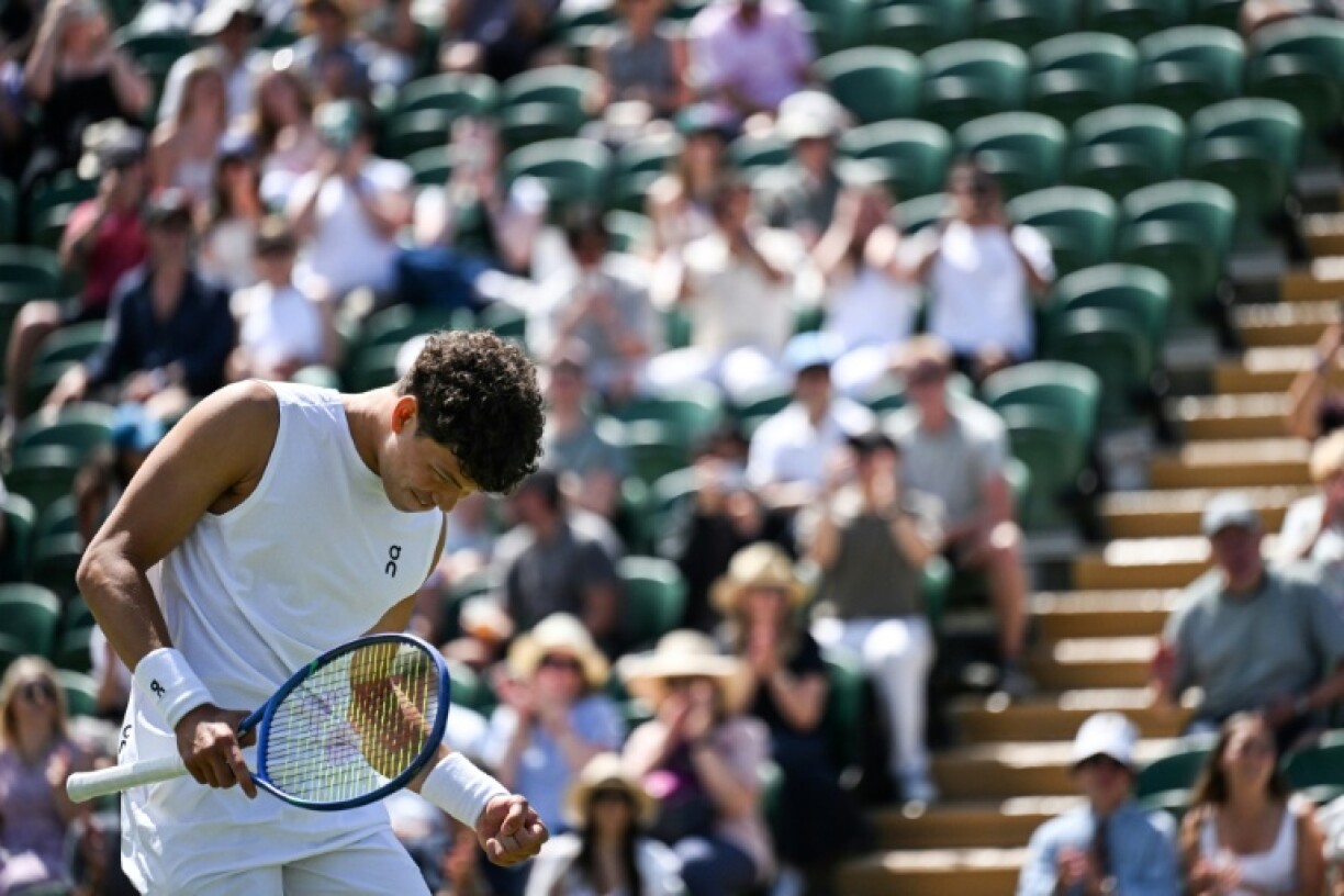 Ben Shelton returned to the court for just 71 seconds as he wrapped up victory against Rinky Hijikata