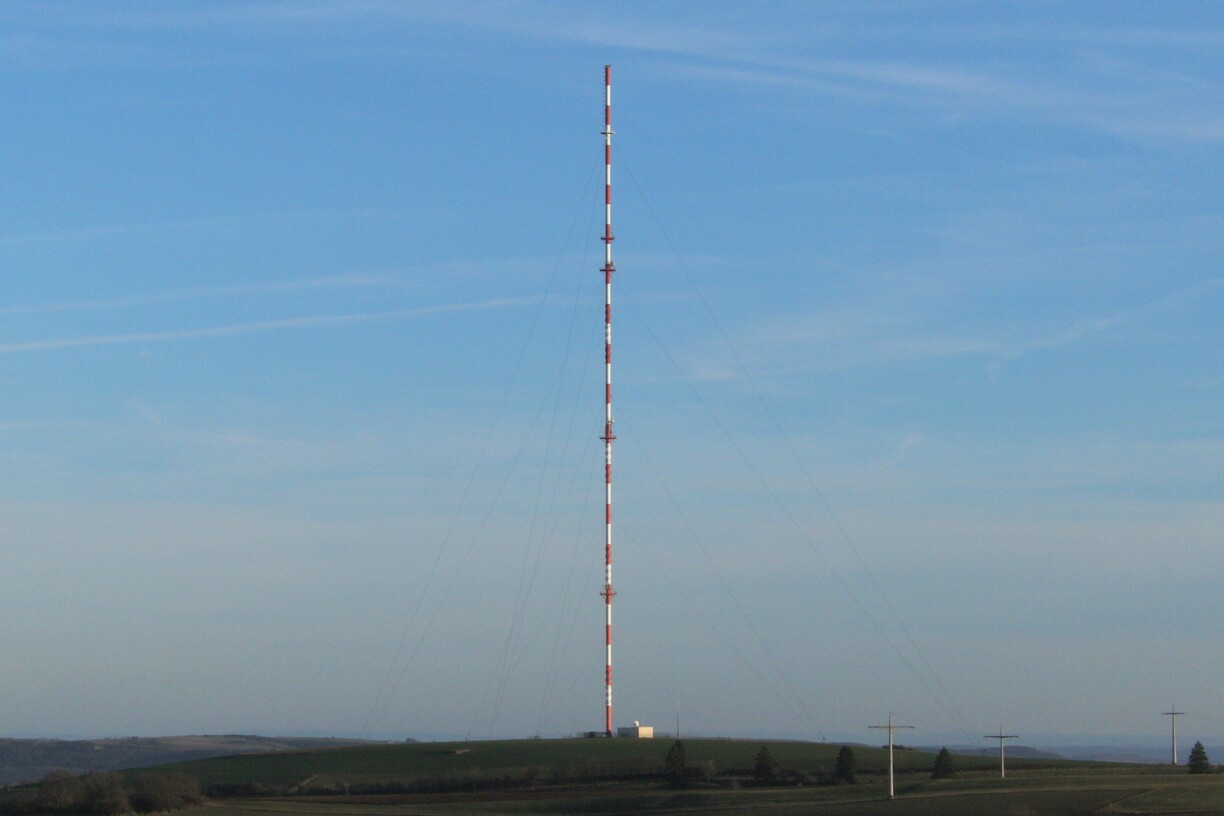 The transmission tower at Hosingen.