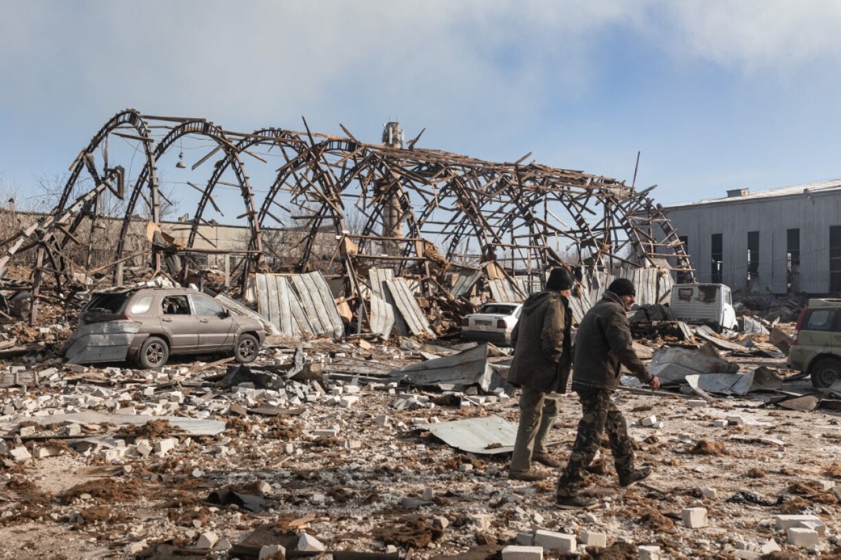 Les dégâts causés par une attaque russe à Sloviansk en Ukraine le 10 février 2026.