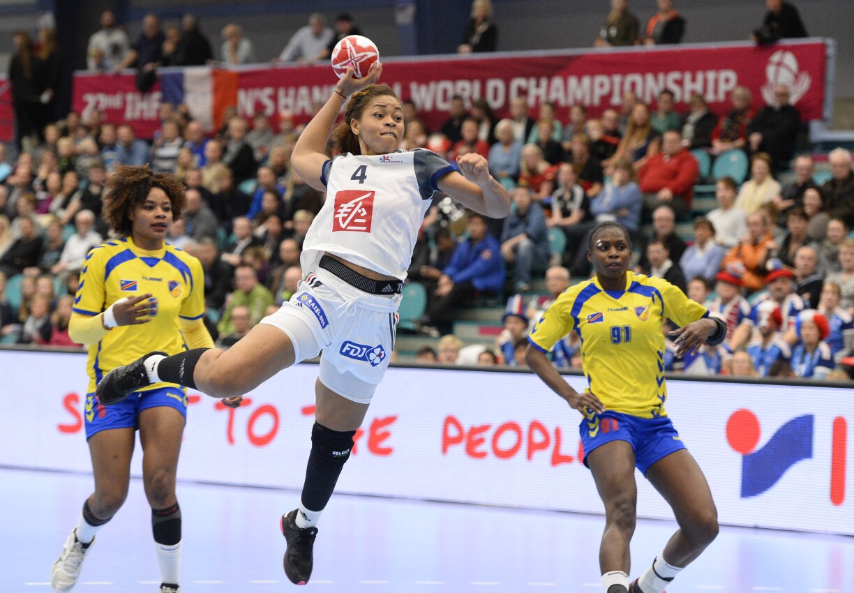 Nina Kanto lors du Championnat du monde 2015 au Danemark, lors du match entre la France et la République démocratique du Congo.