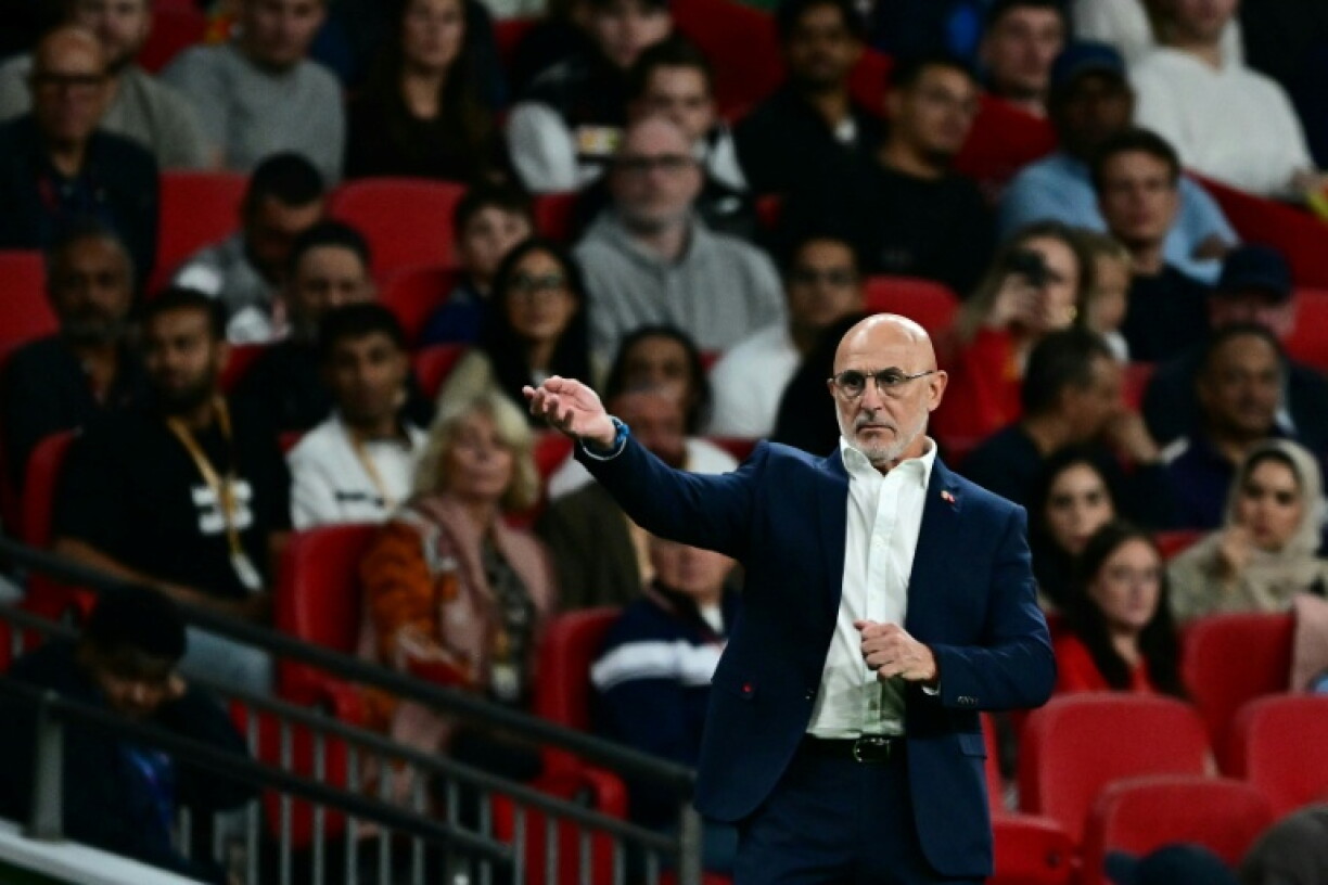 Coach Luis de la Fuente says that Spain are 'constantly striving to improve'