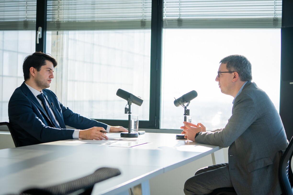 Christos Floros with Sven Clement at RTL City discussing the role of media in politics during the filming of RTL City.