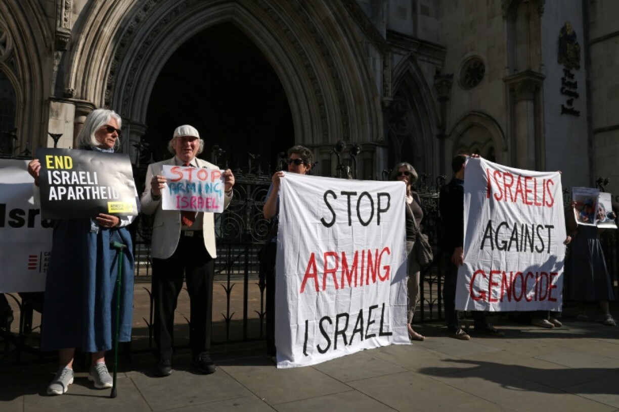 Rights groups accuse the UK government of breaching international law by supplying fighter jet parts to Israel