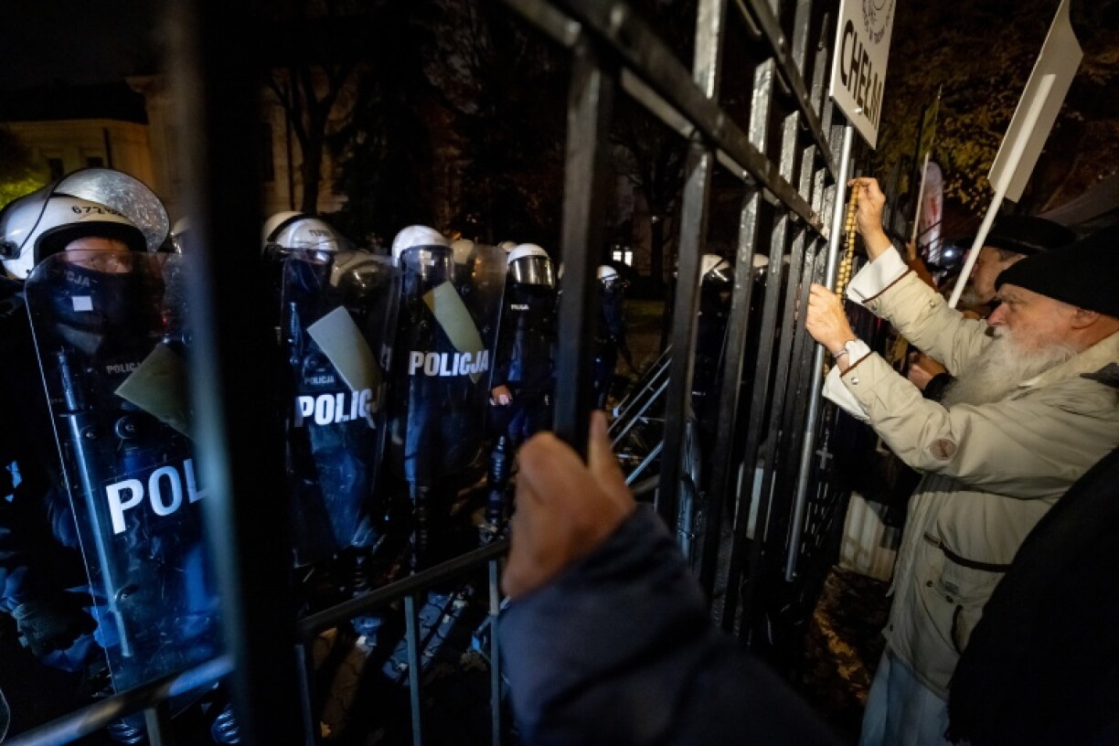 Supporters of the now opposition PiS protested the ousting of court president Bogdan Swieczkowski
