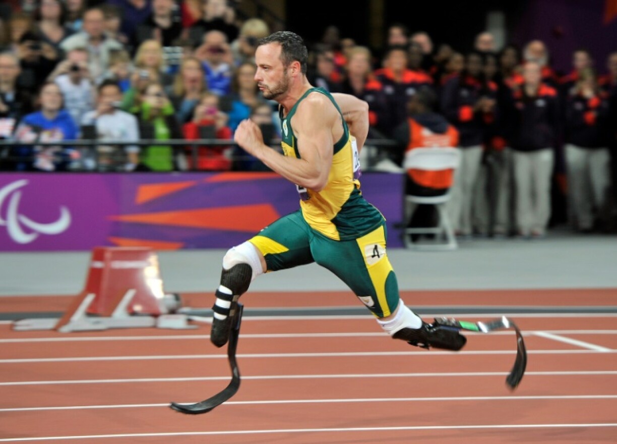 Le Sud-Africain Oscar Pistorius participe à la finale du 200 m T44 masculin des Jeux paralympiques de Londres, le 2 septembre 2012 à Londres