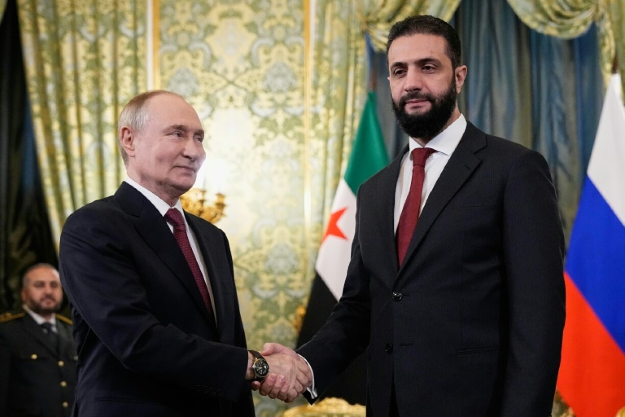 Putin greeted Sharaa warmly at the Kremlin