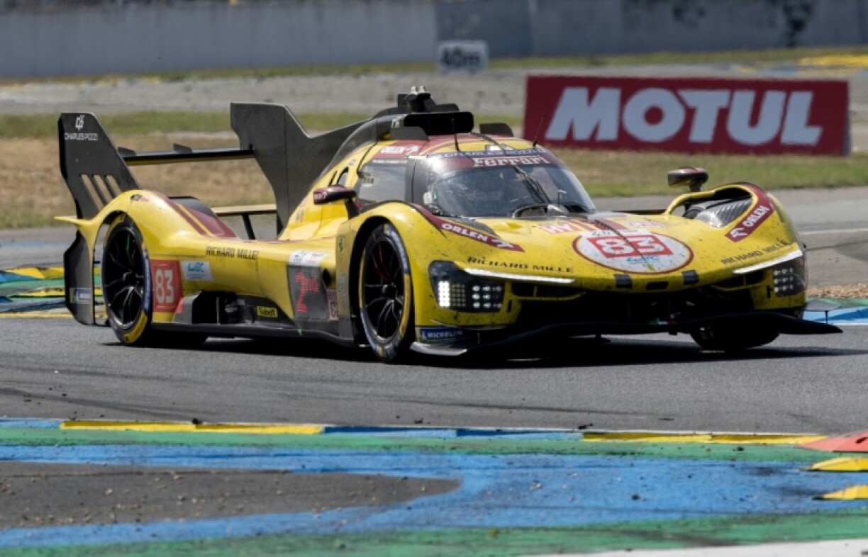 La Ferrari N.83 pilotée par le Chinois Ye Yifei lors des 24 Heures du Mans, le 15 juin 2025