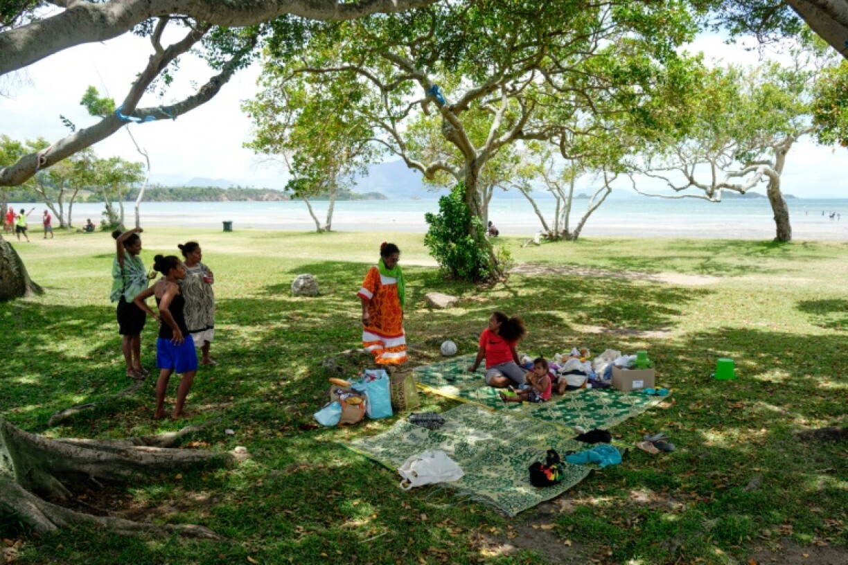 Des Calédoniens boudent les urnes à Nouméa, lors du 3e référendum d'autodétermination en Nouvelle Calédonie, le 12 décembre 2021