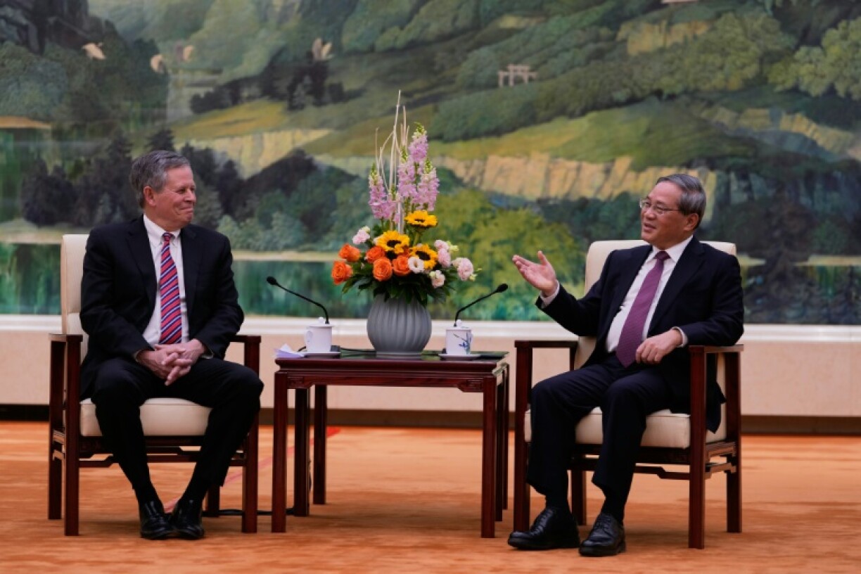Chinese Premier Li Qiang met with US Senator Steve Daines in Beijing